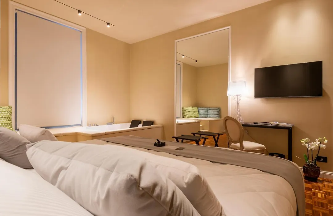 Five Suite-1